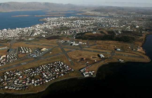 Bjarstjrn Akureyrar vill vtka samstu um flugvallarmli