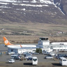 Bjarstjrn bkar um mikilvgi beins flugs fr Akureyri